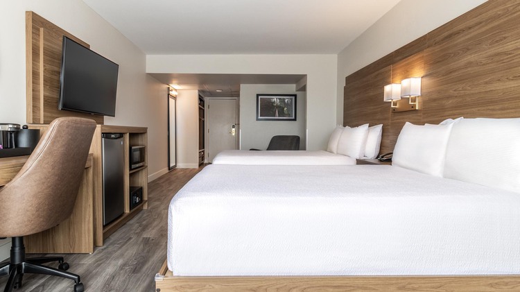 Two Queen Beds | Atrium Hotel Vancouver